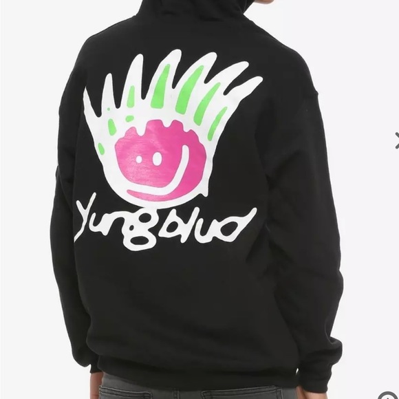 Hoodie from Hot Topic - Picture 6 of 7